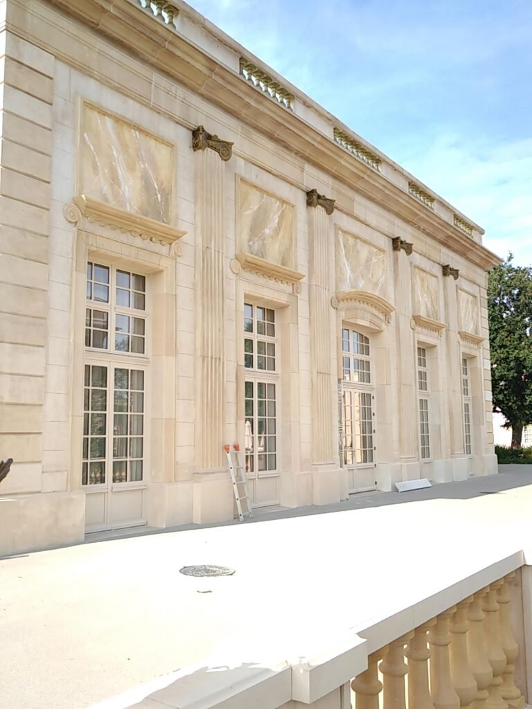 Hôtel Le Grand Siècle — Puy du Fou — Faux marbre, photo 3