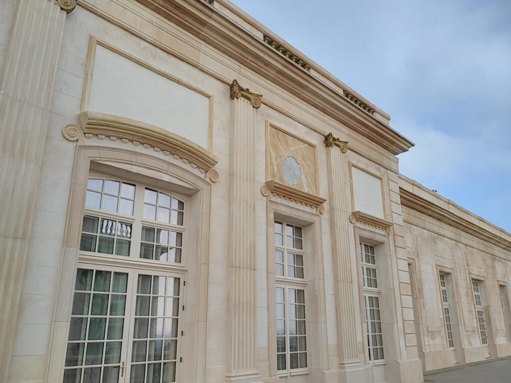 Hôtel Le Grand Siècle — Puy du Fou — Faux marbre, photo 6