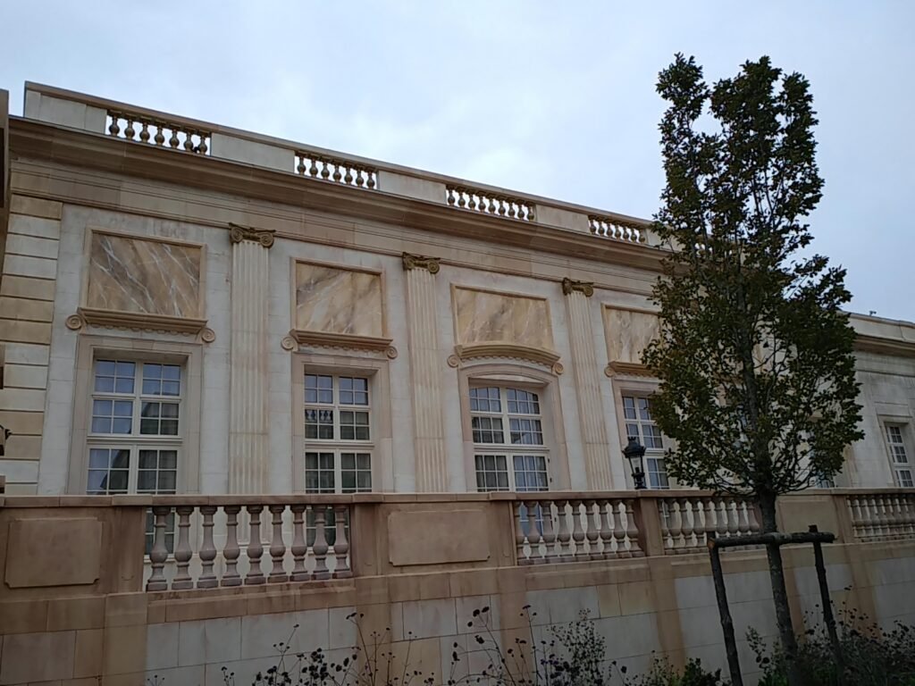 Hôtel Le Grand Siècle — Puy du Fou — Faux marbre, photo 10
