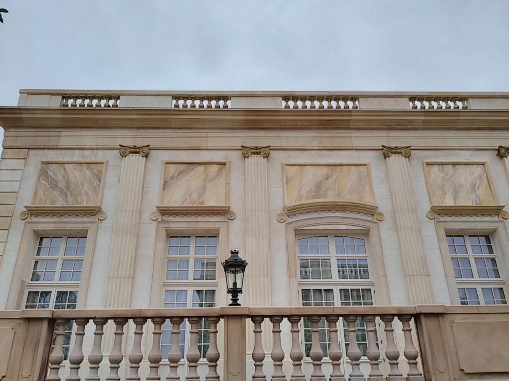 Hôtel Le Grand Siècle — Puy du Fou — Faux marbre, photo 11