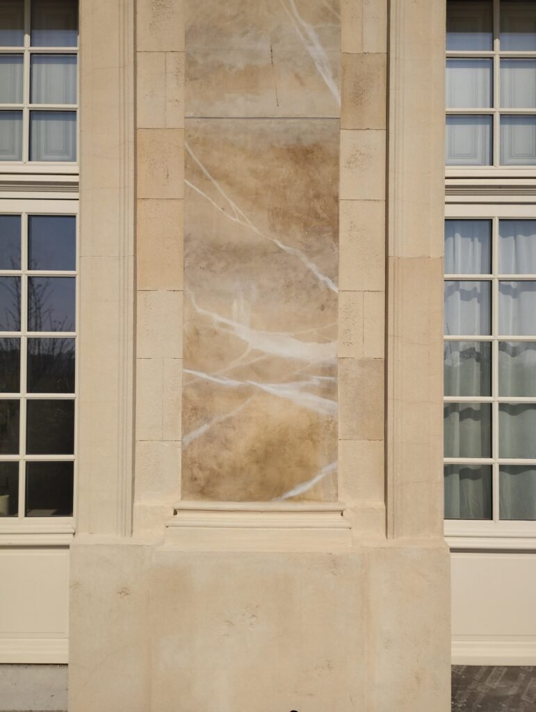 Hôtel Le Grand Siècle — Puy du Fou — Faux marbre, photo 21